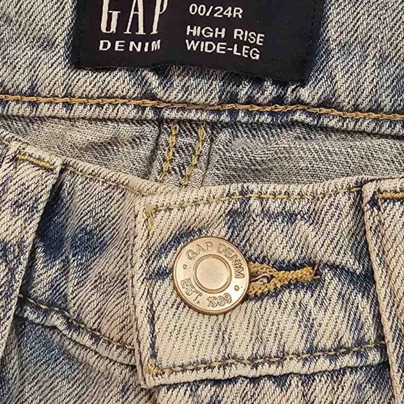 Gap 3 Pairs of Jeans - Picture 12 of 16